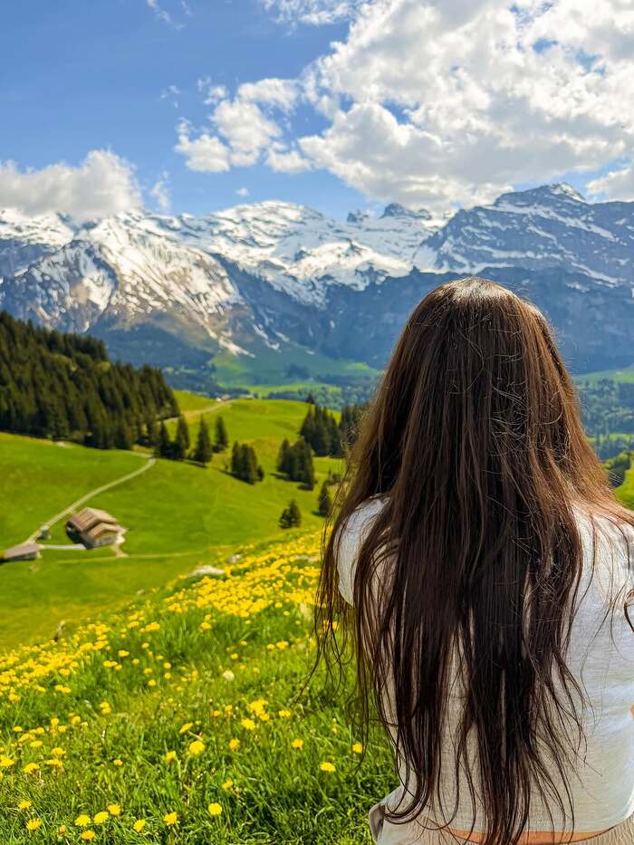 Thời điểm ghé thăm làng thiên thần Engelberg Thụy Sĩ là mùa hè và mùa đông