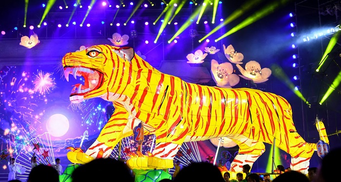 Lễ hội Thành Tuyên Quang là nơi diễu hành các mô hình được làm vô cùng tinh xảo