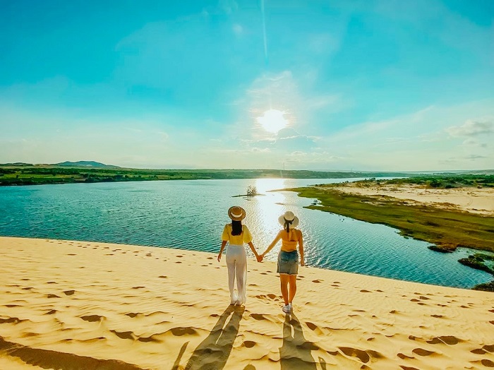 2/9 nên đi biển nào, Bàu trắng – Bàu sen cho bạn tha hồ vui chơi và sống ảo