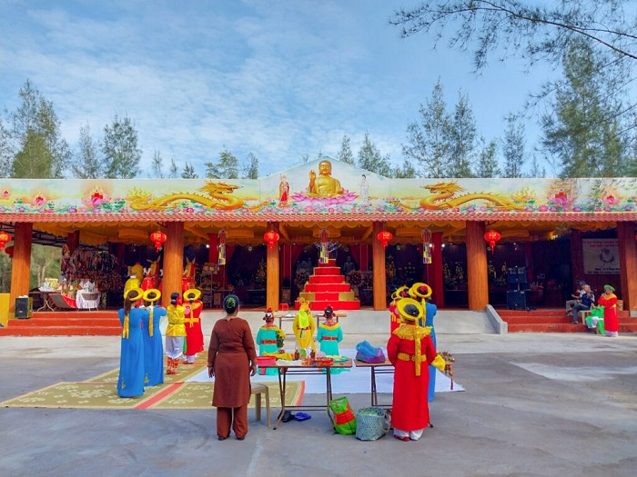 Chùa Hải Long linh thiêng là nơi người dân thường tới cầu khấn trong Khu du lịch sinh thái Cồn Đen Thái Bình