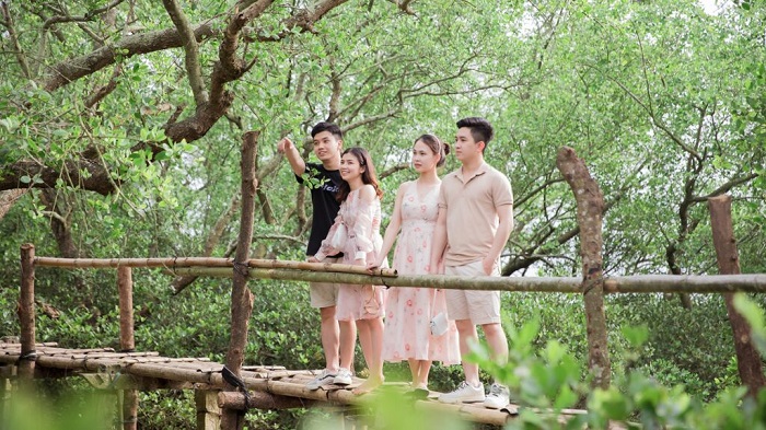 Tùy theo sở thích mà bạn lựa chọn phương tiện tới Khu du lịch sinh thái Cồn Đen Thái Bình cho phù hợp