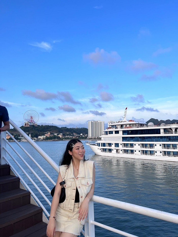 Bạn có thể dễ dàng trải nghiệm Top những điều nhất định phải làm khi tới Hạ Long bằng bất kỳ phương tiện nào