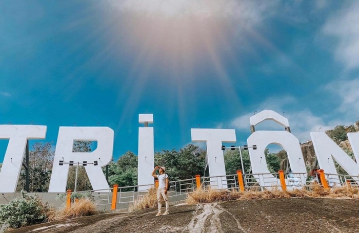 Núi Cô Tô là địa điểm trekking ở An Giang must go của nhiều du khách