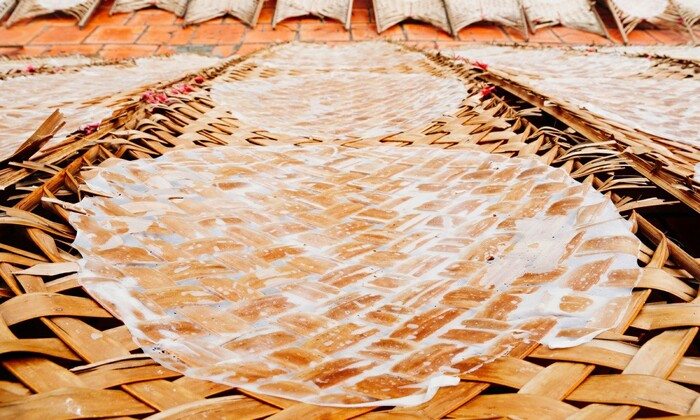 quy trình làng bánh tráng Thuận Hưng sản xuất ra sản phẩm bánh tráng thủ công