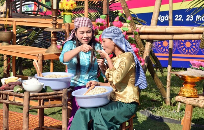 Làng nghề truyền thống ở Sóc Trăng - Làng nghề làm cốm dẹp