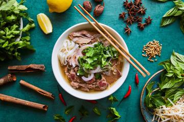 Điểm tên loạt quán phở nổi tiếng ở London, thưởng thức ẩm thực Việt chuẩn vị giữa lòng châu Âu