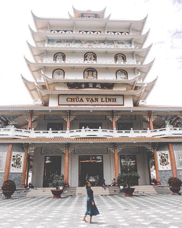 chùa vạn linh nằm ở vị trí đắc địa