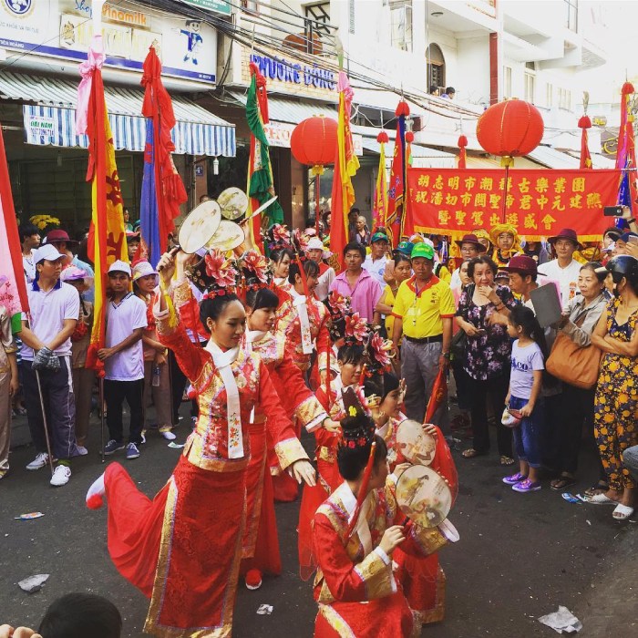 lễ hội Nghinh Ông Phan Thiết với đoàn diễu binh