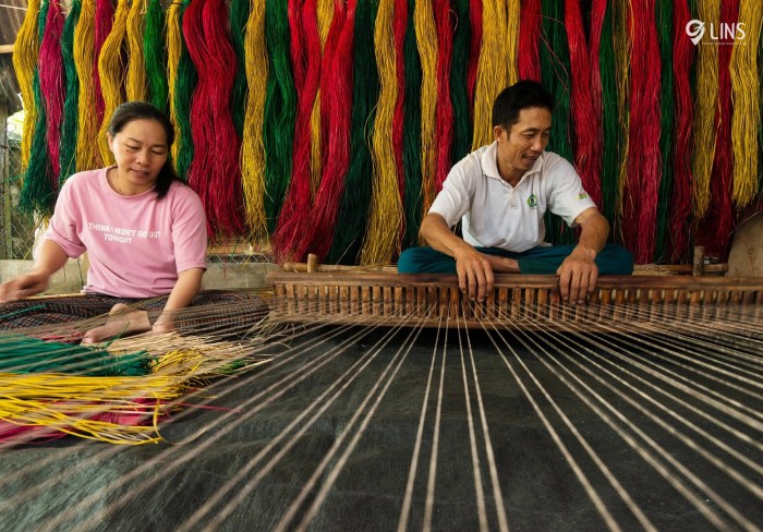 làng nghề dệt chiếu cói Phú Tân trải nghiệm dệt chiếu