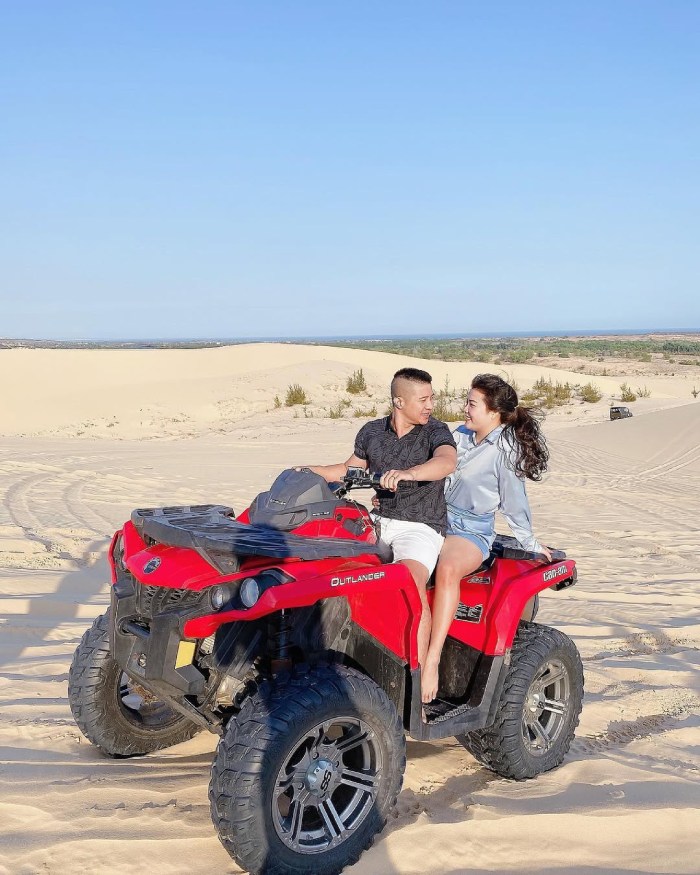 trải nghiệm lái khi khi du lịch Đồi Cát Trắng Mũi Né