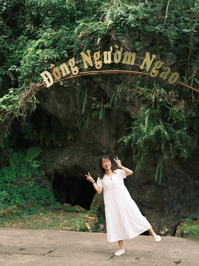 du lịch động ngườm ngao gần làng đá Khuổi Ky