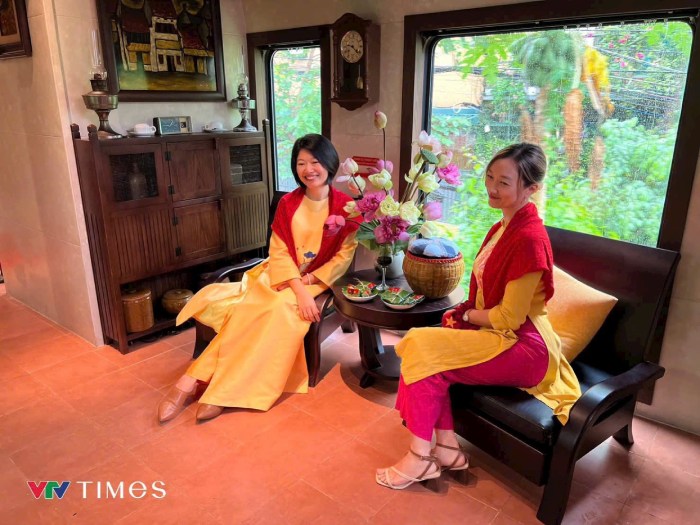 lựa chọn trang phục nhã nhặn khi đi tàu di sản hà nội