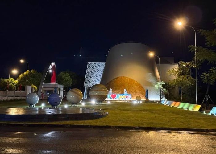 Kinh nghiệm tham quan Bảo tàng vũ trụ Việt Nam với không gian ngoài trời