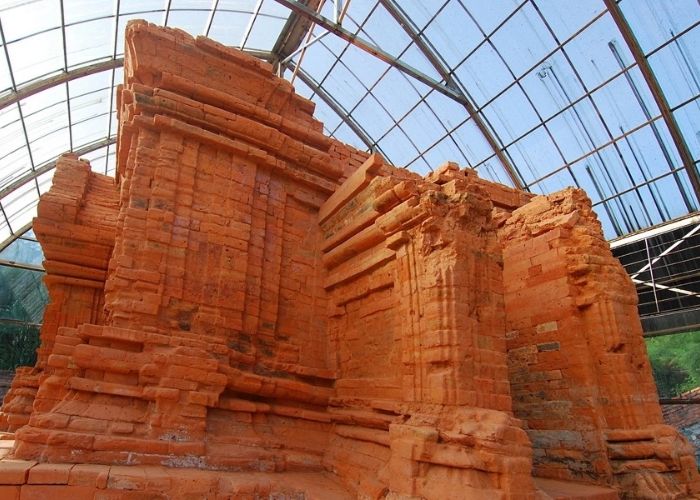 Tháp Phú Diên là một trong nhữngtháp Chăm cổ nhất ở miền Trung