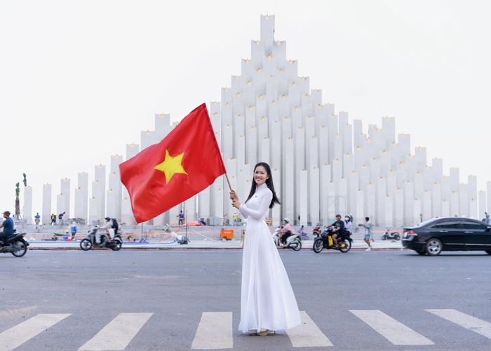 Tháp Tam Thắng là một công trình tháp ven biển Việt Nam chuẩn bị ra mắt