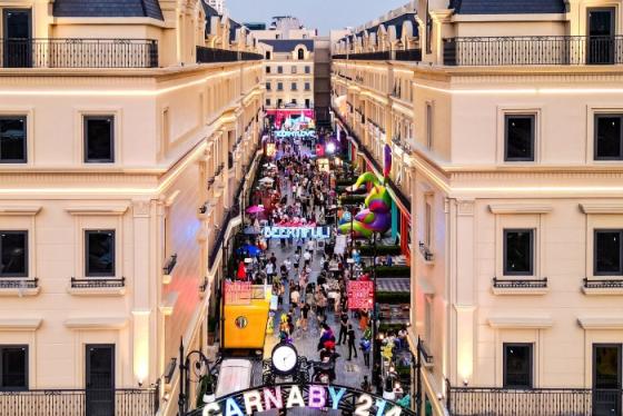 Phố đi bộ Carnaby: Điểm vui chơi cuối tuần giữa lòng Hà Nội