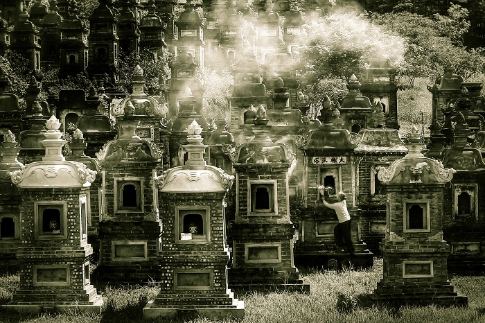 Vườn tháp tại chùa Bổ Đà Bắc Giang tạo nên khung cảnh linh thiêng