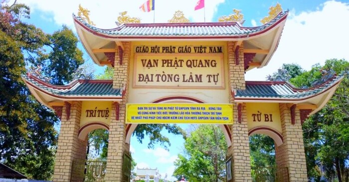 cổng chùa Phật Quang Vũng Tàu
