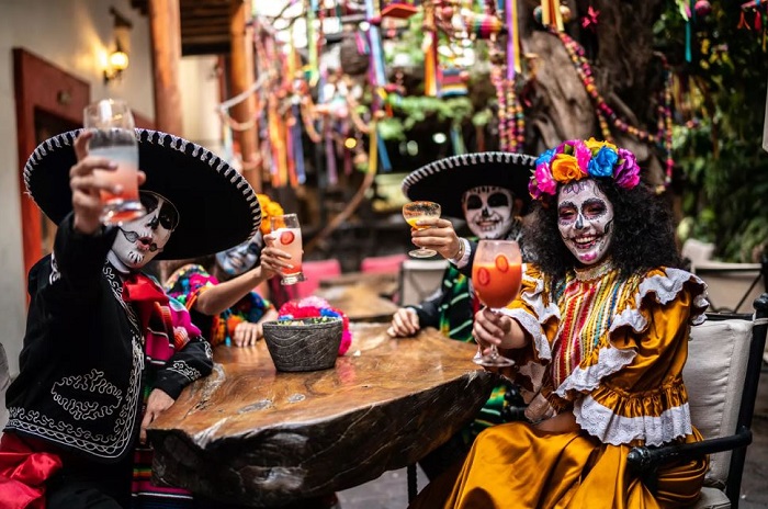 lễ hội mùa thu nổi tiếng Ngày của người chết ở Mexico