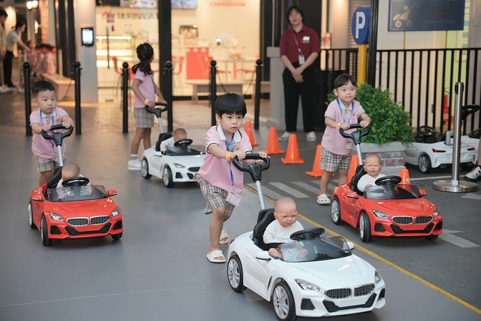 Trải nghiệm nhiều hoạt động chân thực tại khu vui chơi hướng nghiệp cho bé ở Hà Nội 