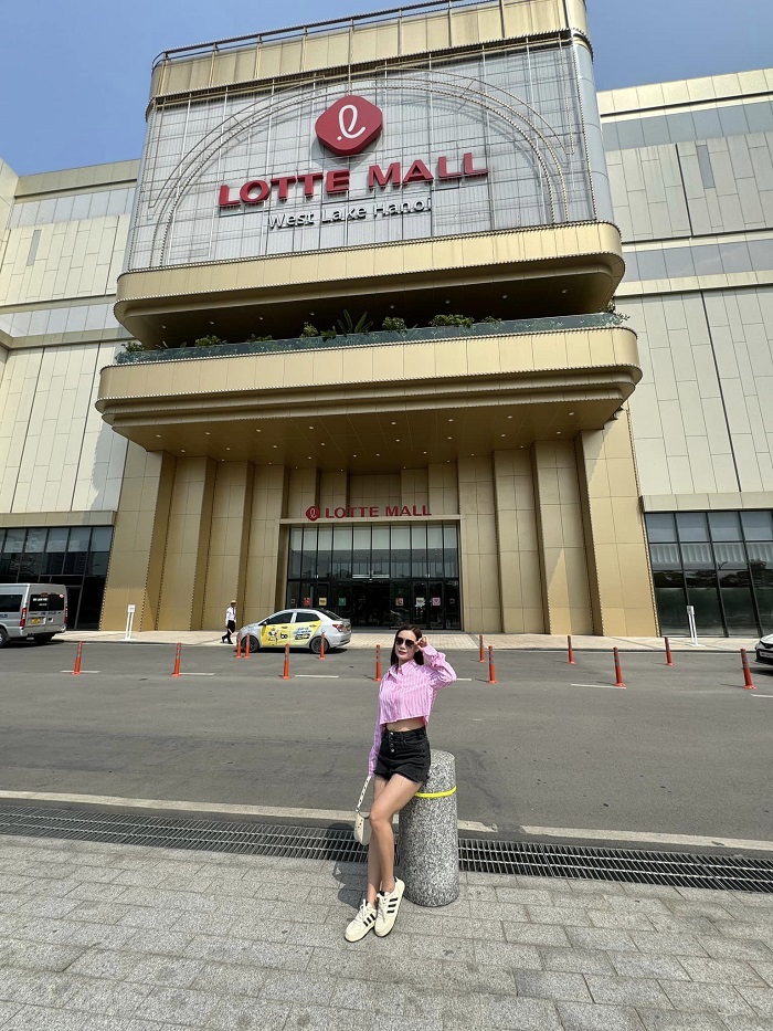 Lotte Mall Tây Hồ nằm ngay gần Hồ Tây lộng gió