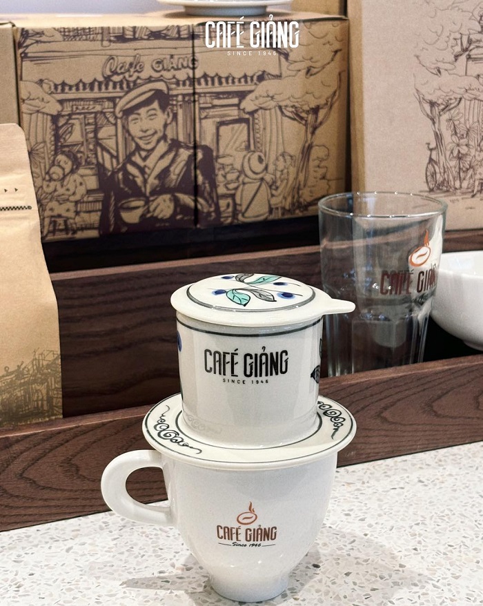 Cà phê Giảng nay cũng đã có mặt tại Lotte Mall Tây Hồ