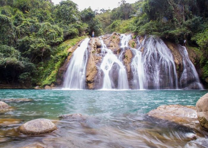 Thác Tà Puồng là thắng cảnh thiên nhiên nổi tiếng ở Quảng Trị 