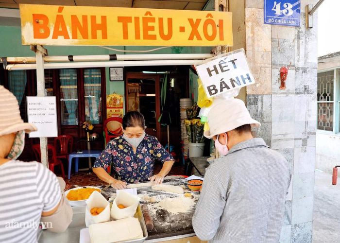 Bánh tiêu Đồ Chiều là quán ăn vặt ngon ở Vũng Tàu HCM rất được yêu thích