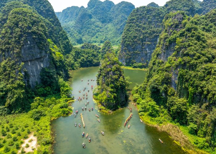 Núi Địa Linh Tràng An nổi tiếng với khung cảnh 'sơn thủy hữu tình'