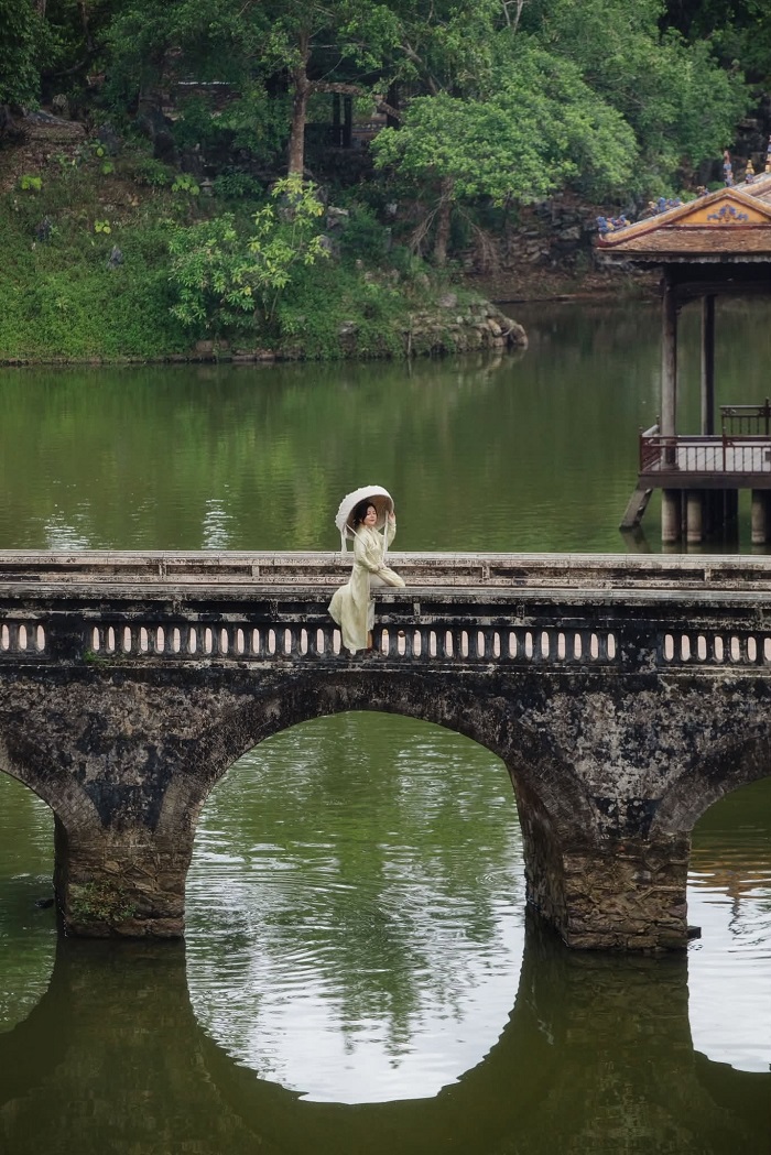 Giá vé điểm du lịch Huế Cảnh hữu tình tại Lăng vua Tự Đức 