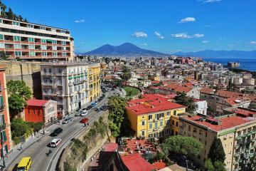 Ngắm nhìn Napoli tuyệt đẹp bên bờ Địa Trung Hải của Italy từ trên cao