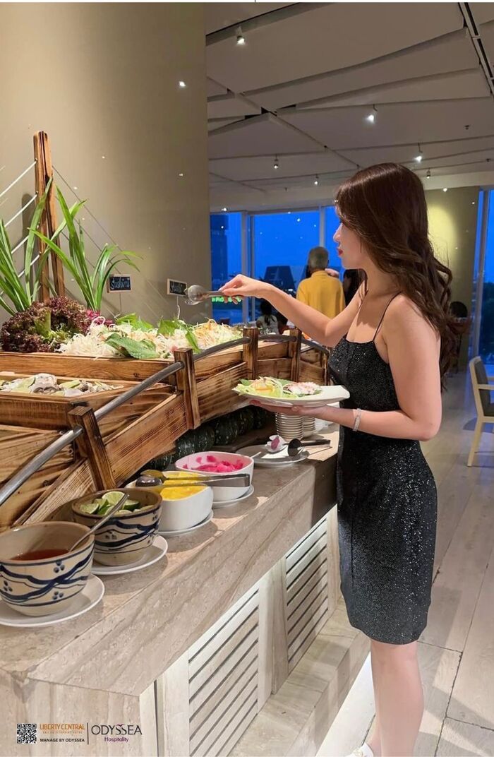 địa chỉ buffet ngon nổi tiếng ở TP HCM với menu Á - Âu đa dạng