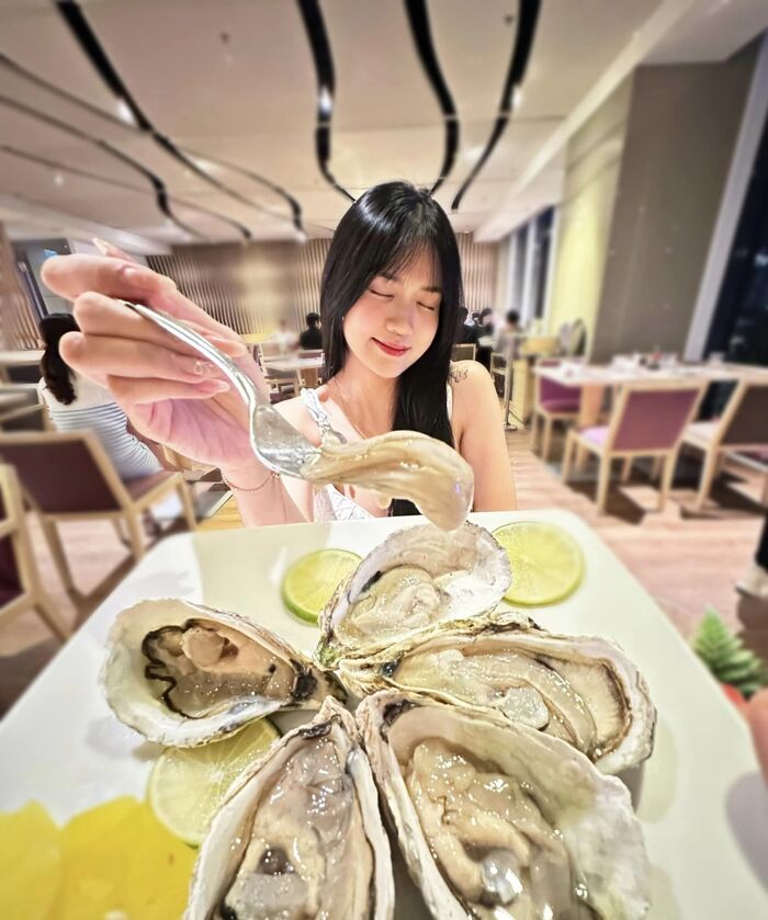 địa chỉ buffet ngon nổi tiếng ở TP HCM với các loại hải sản tươi