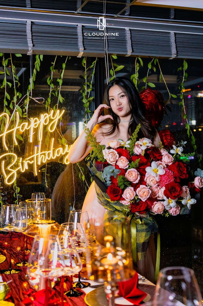 Địa điểm vui chơi cuối tuần ở TP HCM - Tổ chức tiệc tối lãng mạn tại nhà hàng