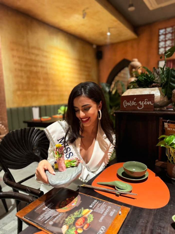 Hoa hậu Hoàn Vũ Ấn Độ 2024 du lịch Đà Nẵng 