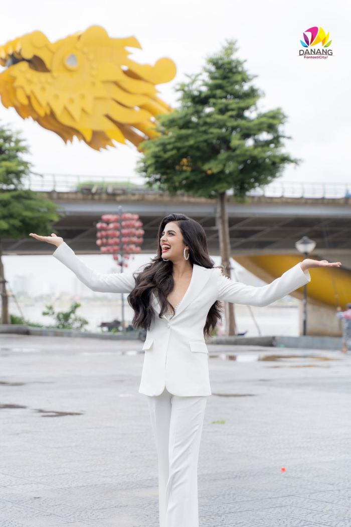 Hoa hậu Hoàn Vũ Ấn Độ 2024 du lịch Đà Nẵng 