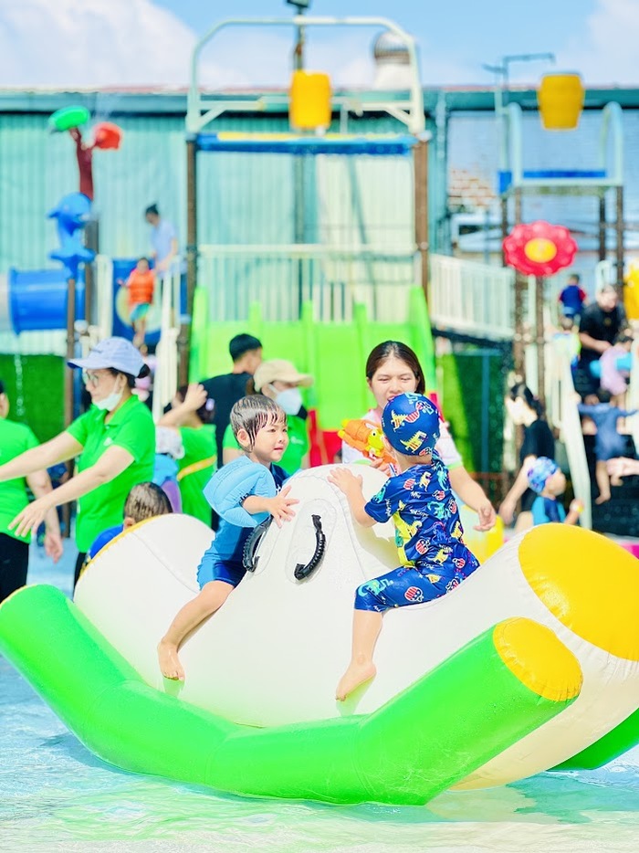 khu vui chơi trẻ em ở TP Thủ Đức sở hữu các bể bơi với nhiều hoạt động thú vị