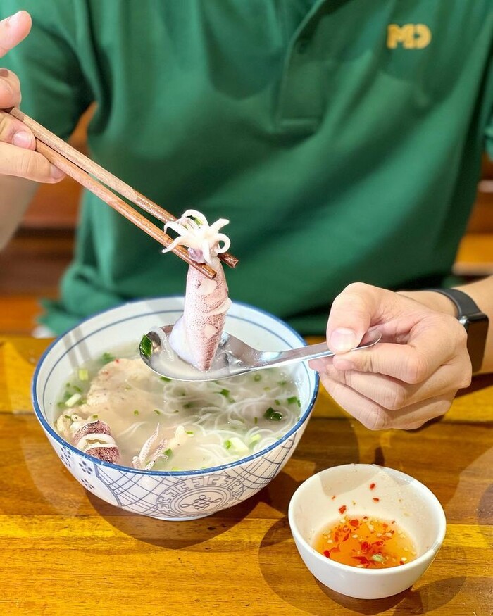 Quán bún quậy ngon nổi tiếng ở Phú Quốc - Bún quậy Kiến - Xây