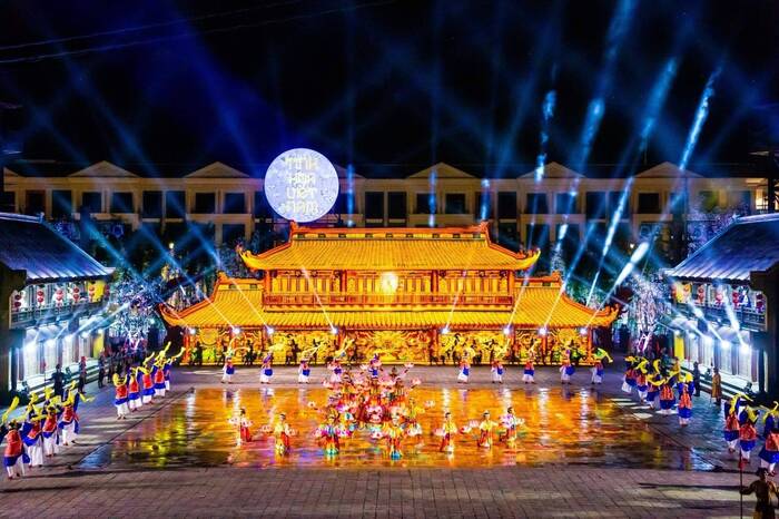 show diễn hoành tráng nhất tại Phú Quốc -  Tinh hoa Việt Nam tại Grand World