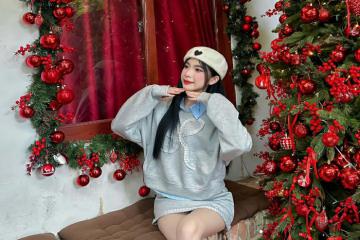 Xúng xính lên đồ sống ảo ‘cháy máy’ tại các quán cafe trang trí Noel sớm ở TP HCM