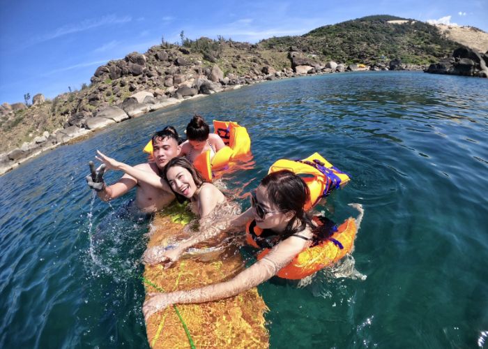 Trải nghiệm tắm biển Đề Gi Bình Định Gia Lai