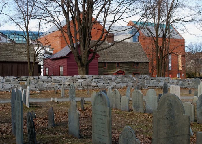 Lịch sử của ‘thành phố phù thủy’ Salem Mỹ