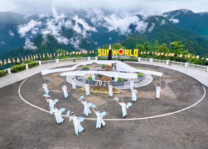 Show 'Đỉnh thiêng du ký' được biểu diễn trong Lễ hội hoa sen đá 2025 tại Fansipan