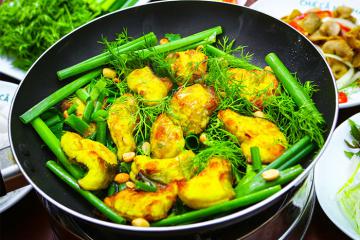 Phở, chả cá Lã Vọng và 5 món ăn ngon bạn không thể bỏ qua khi đi du lịch Hà Nội