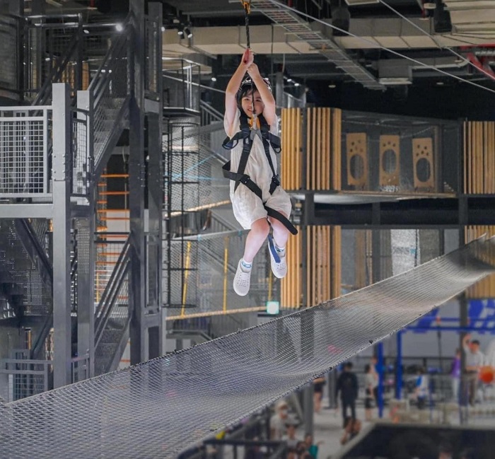 Có rất nhiều trò vận động thú vị tại khu vui chơi trẻ em ở Lotte Mall Tây Hồ này