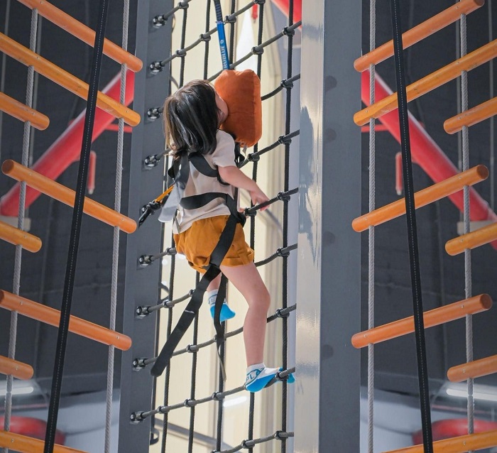 Thông qua khu vui chơi trẻ em ở Lotte Mall Tây Hồ này, trẻ nhỏ sẽ được thử thách bản thân