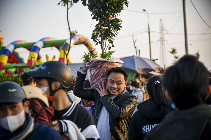 Theo Kinh nghiệm đi hội chợ Viềng Nam Định ai nấy cũng tỏ ra phấn khởi, hào hứng khi tham gia hội chợ