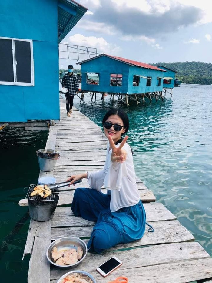 quán gỏi cá trích ngon nổi tiếng ở Phú Quốc - Nhà bè tình yêu