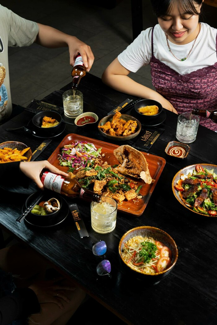 Địa điểm ăn chơi dọc tuyến Metro số 1 - Ăn hải sản & ngắm view Landmark