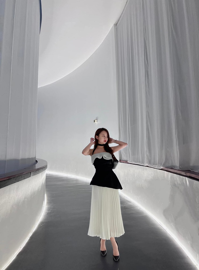 Điểm vui chơi gần Bảo tàng Lịch sử Quân sự Việt Nam là Bảo tàng Hà Nội